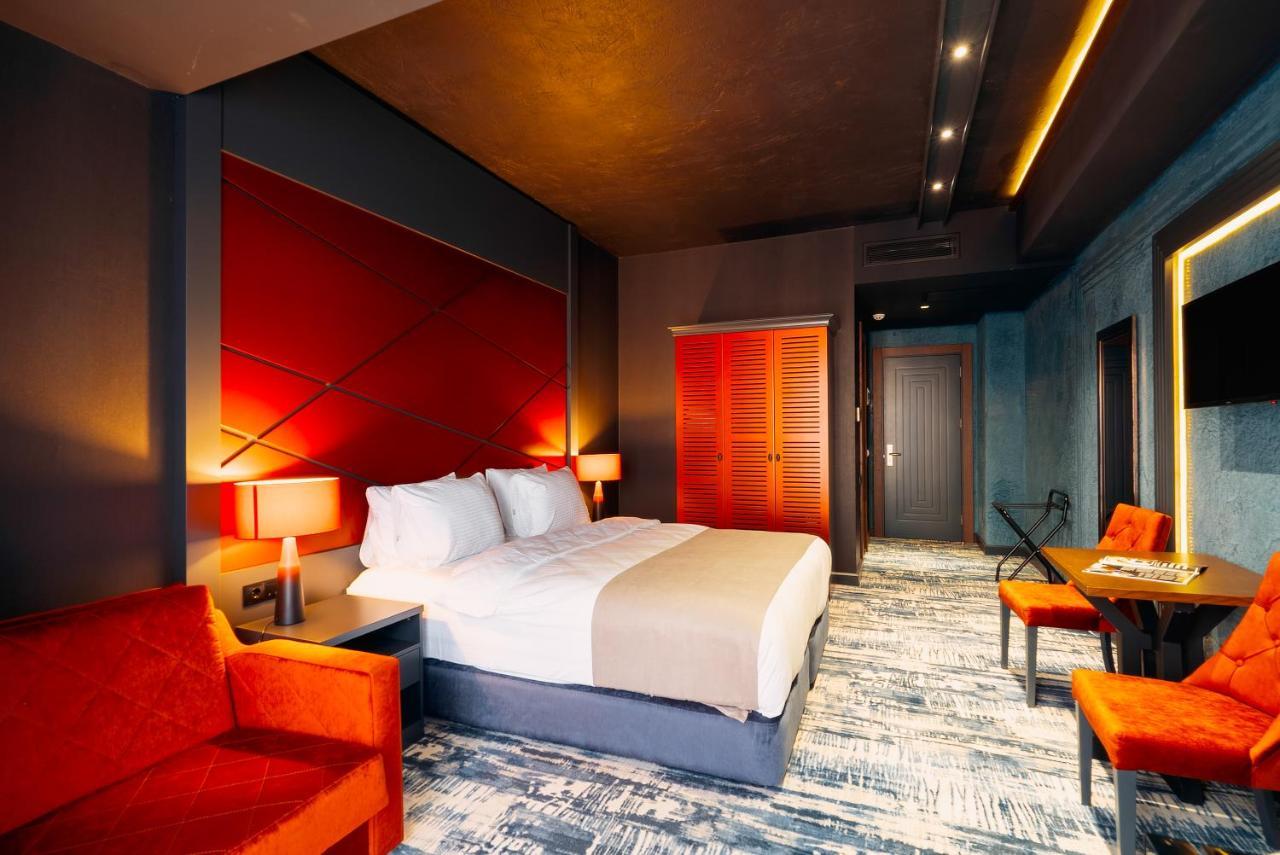 Tapis Rouge Design Boutique Hotel Batumi Exterior photo A room at the hotel