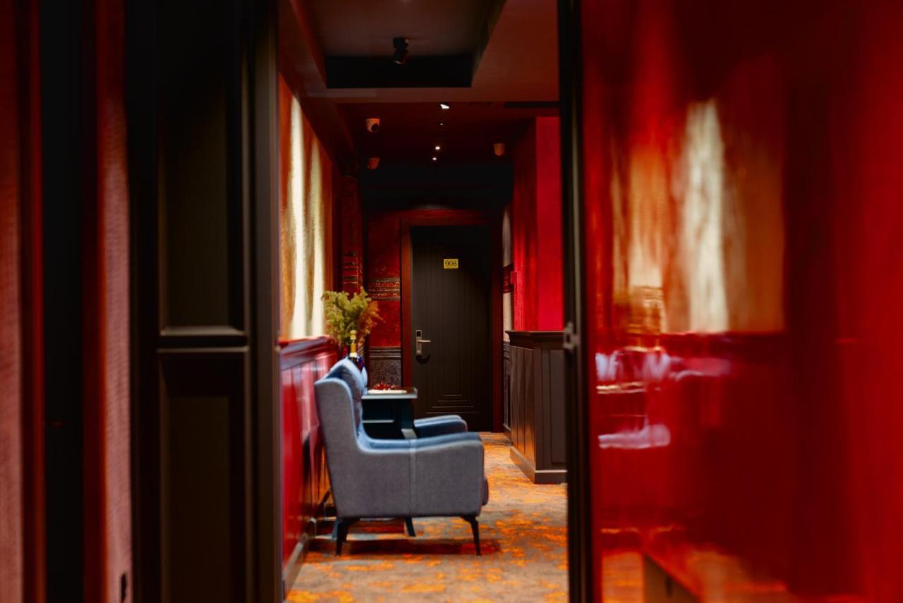 Tapis Rouge Design Boutique Hotel Batumi Exterior photo The interior of the hotel