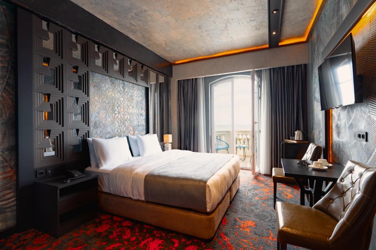 Tapis Rouge Design Boutique Hotel Batumi Exterior photo Deluxe Room