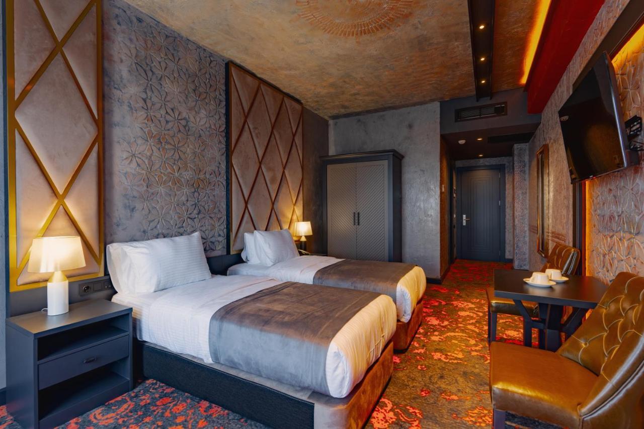 Tapis Rouge Design Boutique Hotel Batumi Exterior photo Deluxe room