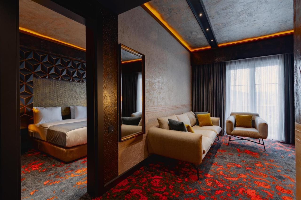 Tapis Rouge Design Boutique Hotel Batumi Exterior photo Deluxe Suite