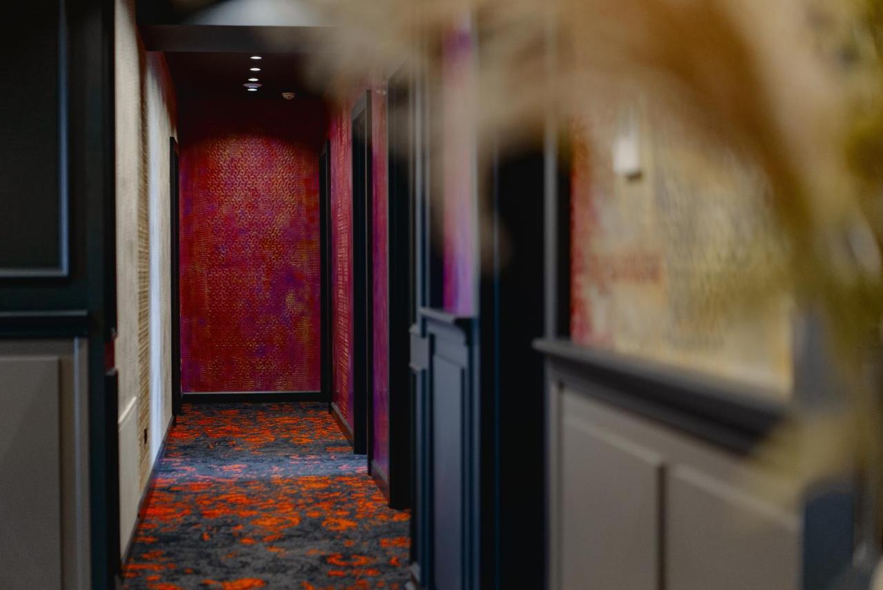Tapis Rouge Design Boutique Hotel Batumi Exterior photo A corridor