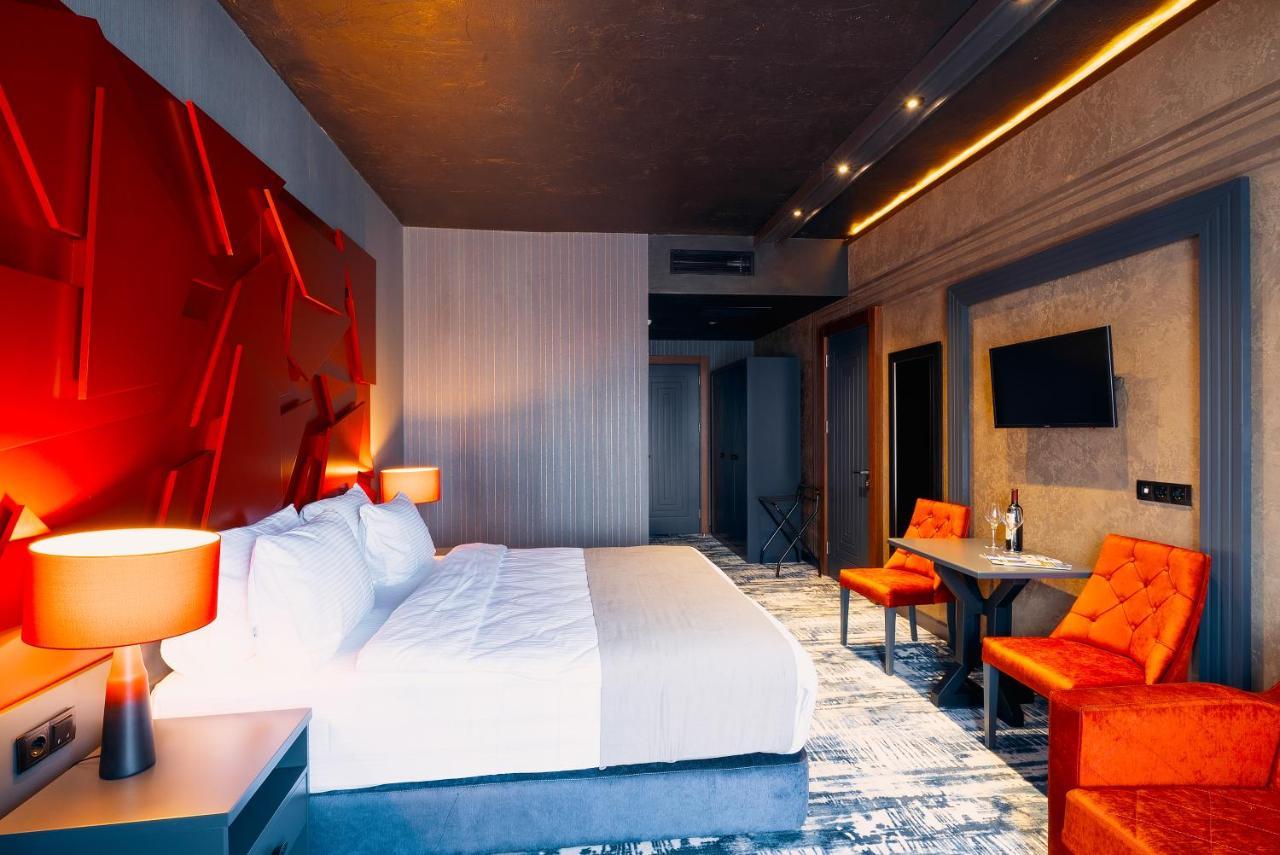 Tapis Rouge Design Boutique Hotel Batumi Exterior photo Deluxe room