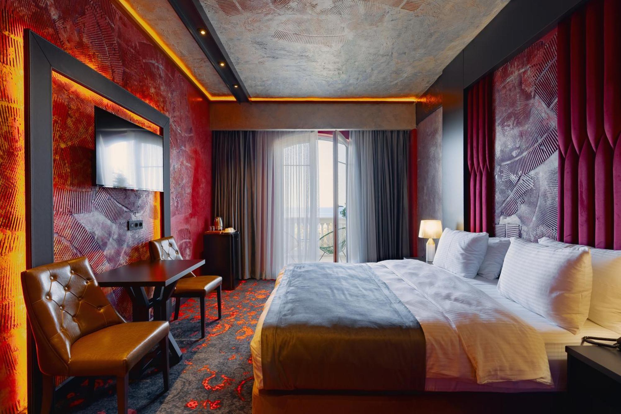 Tapis Rouge Design Boutique Hotel Batumi Exterior photo Deluxe Room