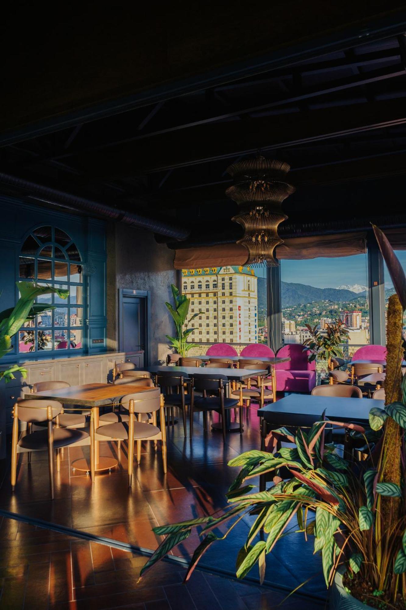 Tapis Rouge Design Boutique Hotel Batumi Exterior photo The rooftop bar at the Standard Hollywood