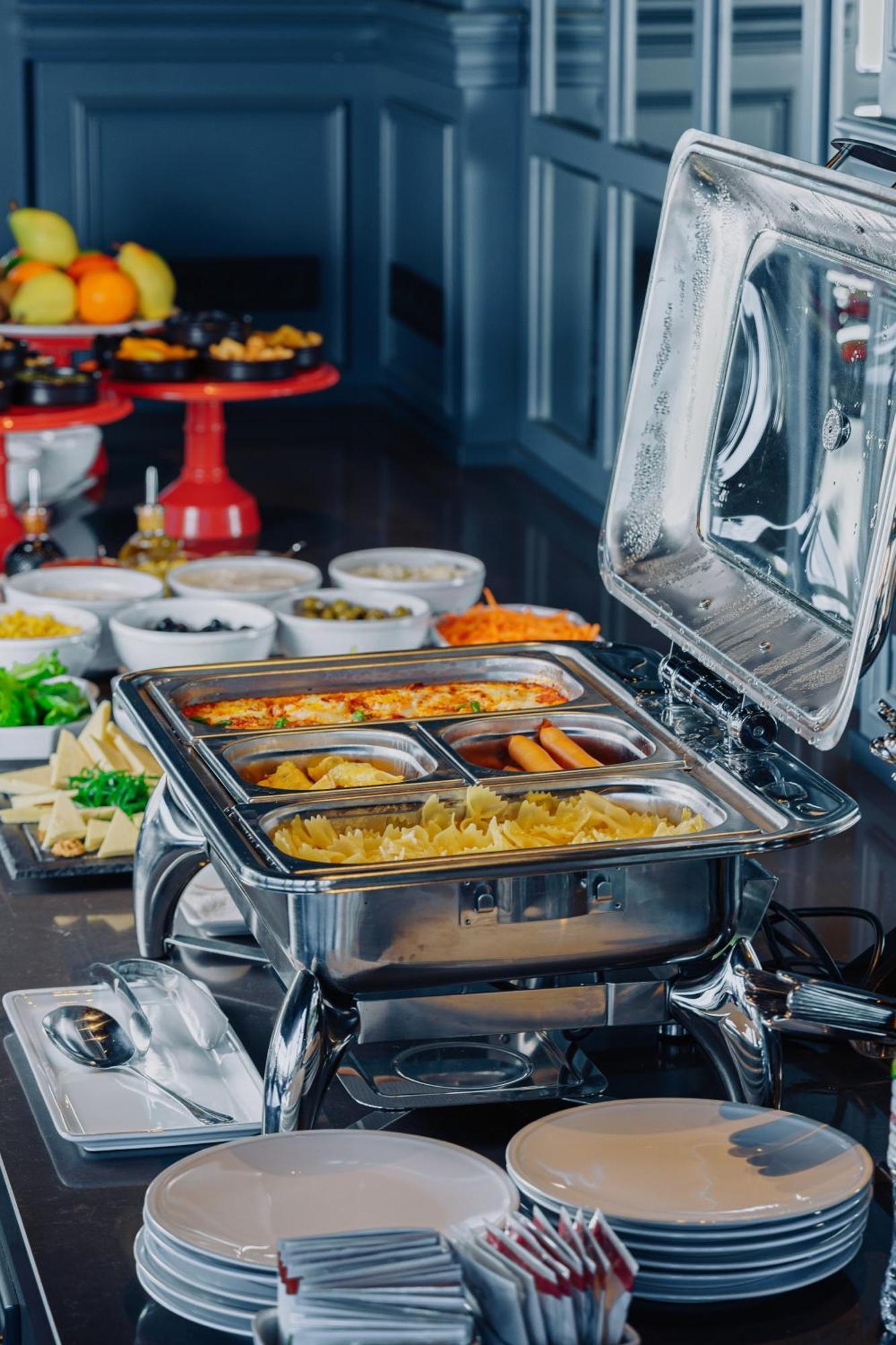 Tapis Rouge Design Boutique Hotel Batumi Exterior photo A chafing dish